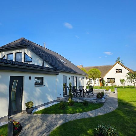 Haus Am Bodden Appartement Fuhlendorf  Buitenkant foto